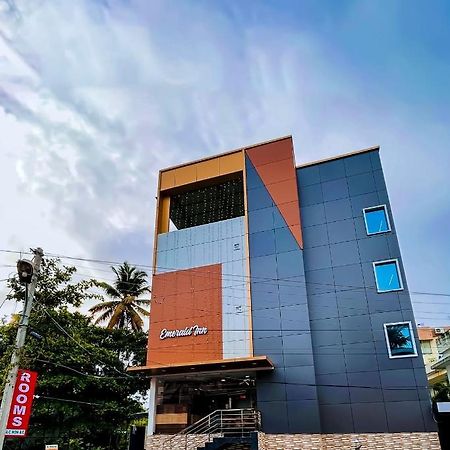 Emerald Inn Kochi Zewnętrze zdjęcie