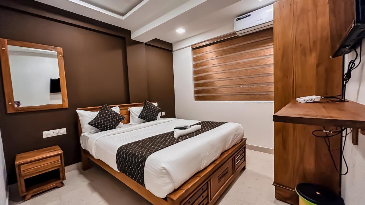 Emerald Inn Kochi Zewnętrze zdjęcie