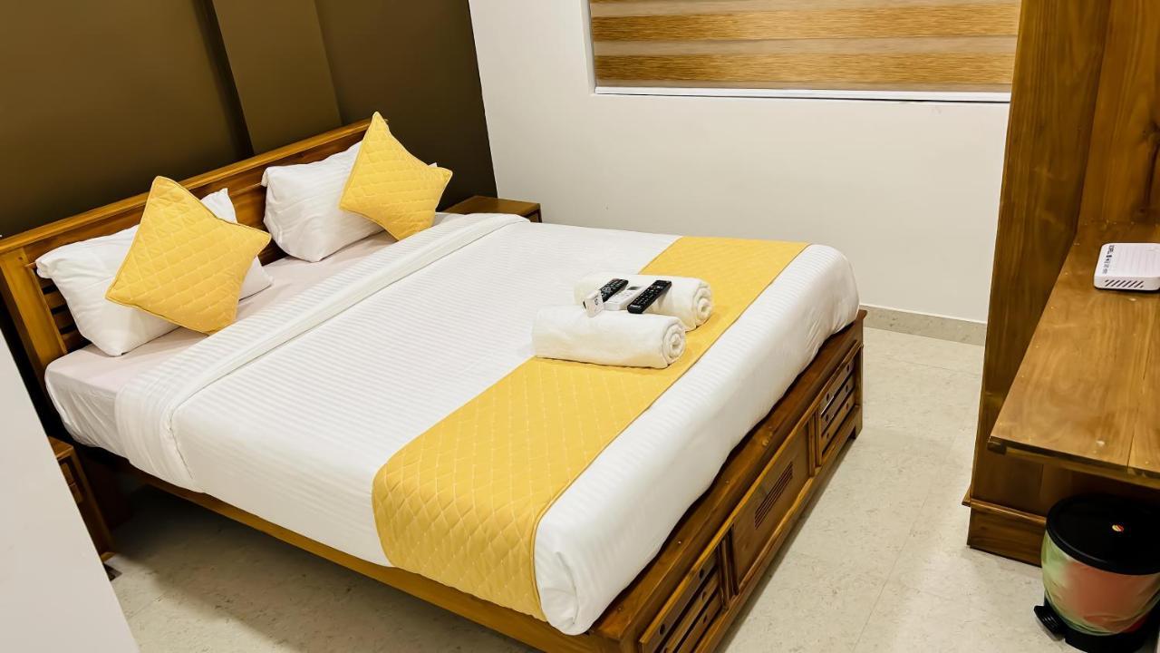 Emerald Inn Kochi Zewnętrze zdjęcie