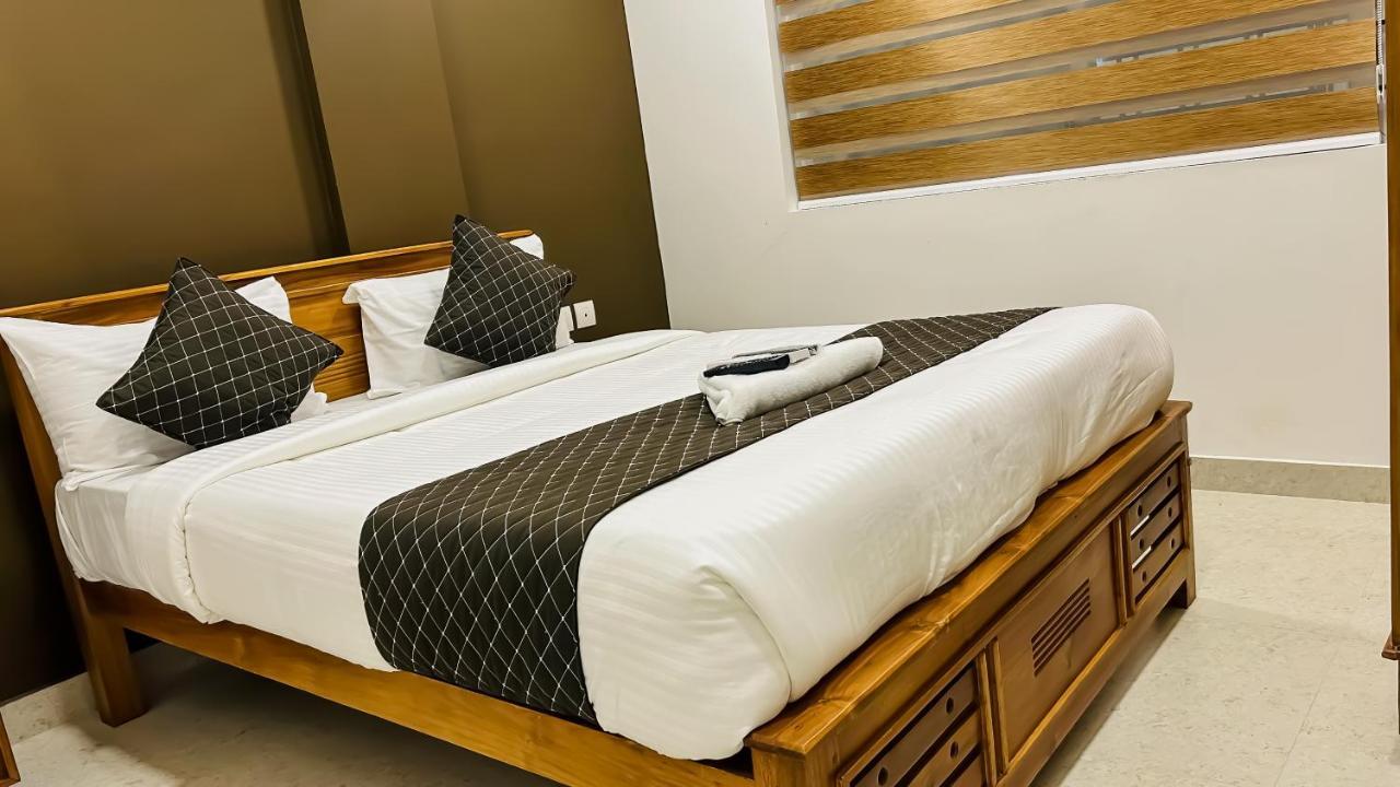 Emerald Inn Kochi Zewnętrze zdjęcie