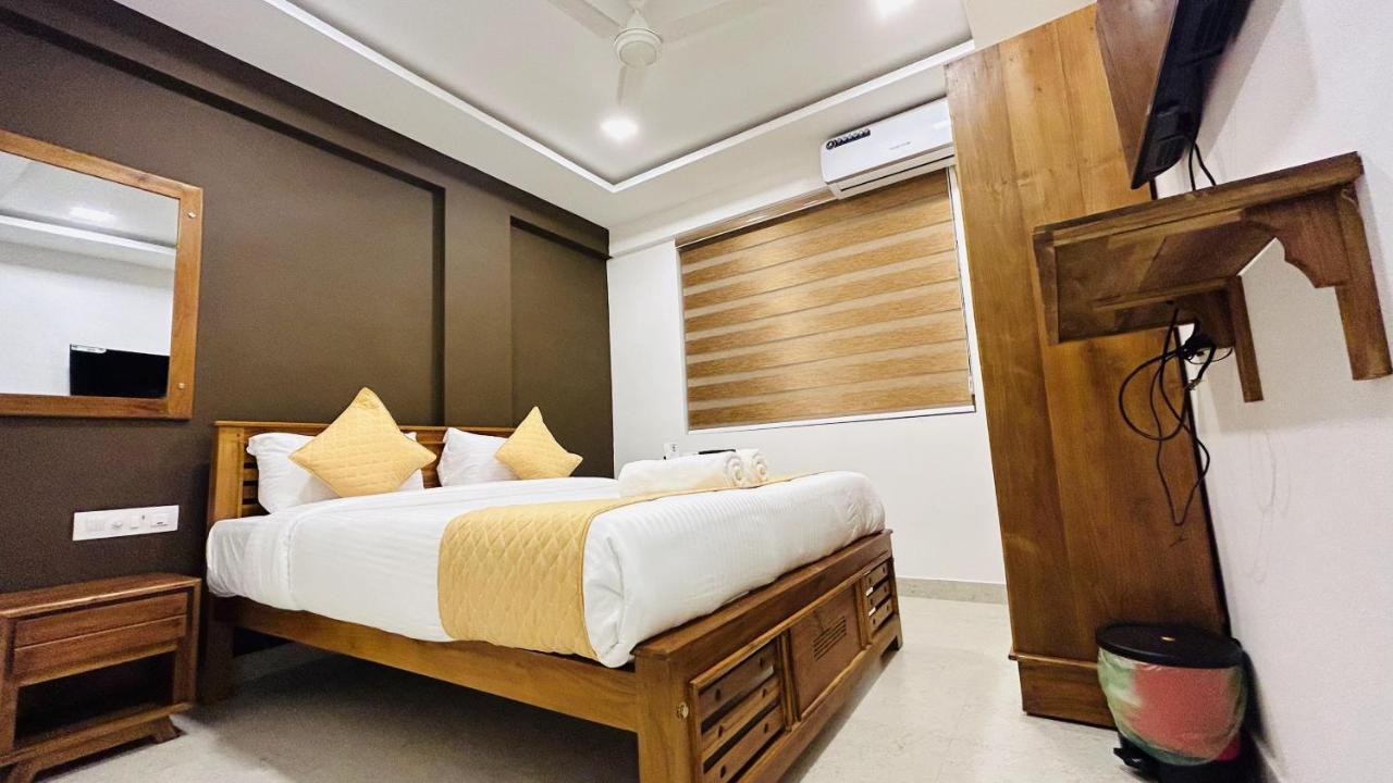 Emerald Inn Kochi Zewnętrze zdjęcie