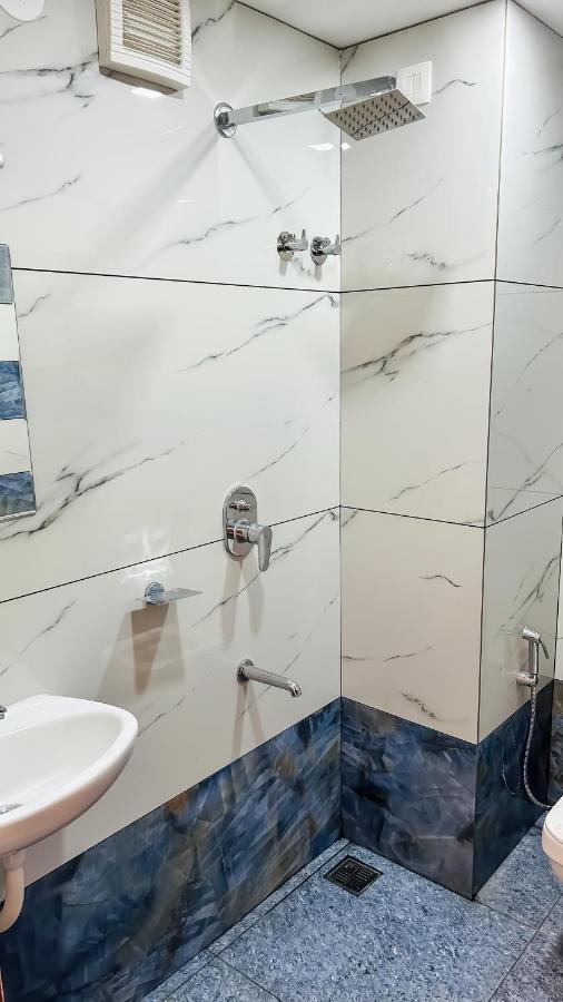 Emerald Inn Kochi Zewnętrze zdjęcie