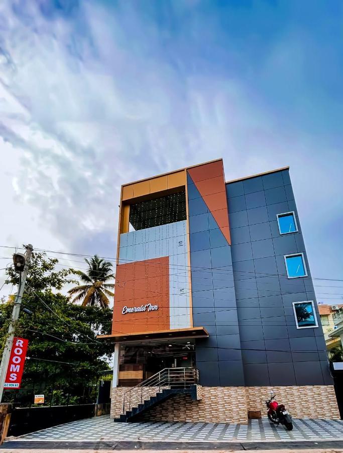 Emerald Inn Kochi Zewnętrze zdjęcie